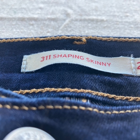Levi’s women’s size 28, 311 shaping skinny, dark wash. - Picture 5 of 5